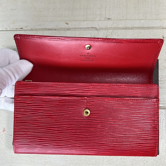 Louis Vuitton Epi Red Long Wallet ✅COA Included - Picture 7 of 16